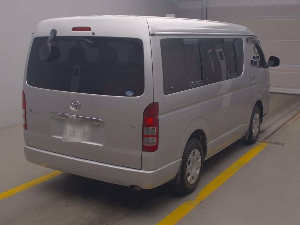 TOYOTA HIACE