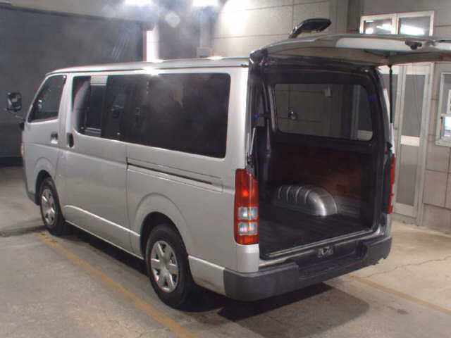 TOYOTA REGIUS ACE