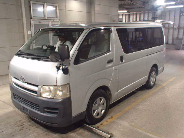 TOYOTA REGIUS ACE