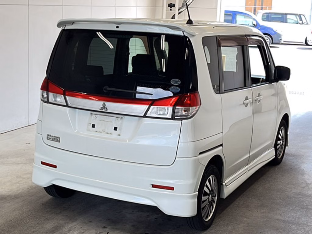 MITSUBISHI DELICA D:2