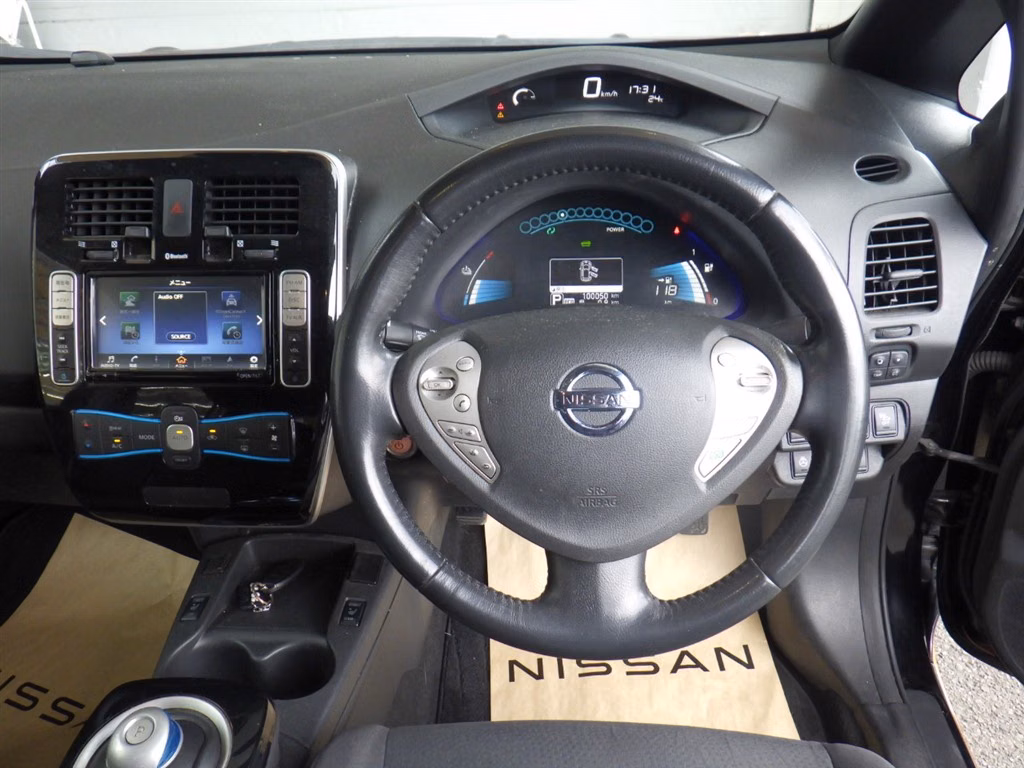 NISSAN LEAF