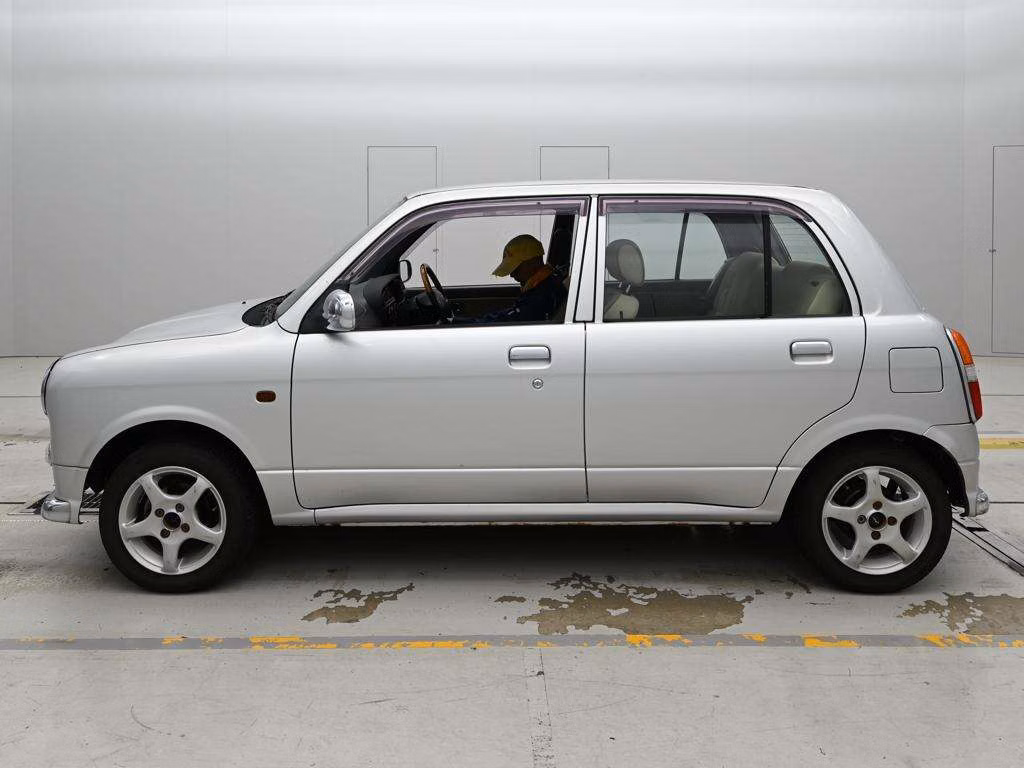 DAIHATSU MIRA GINO