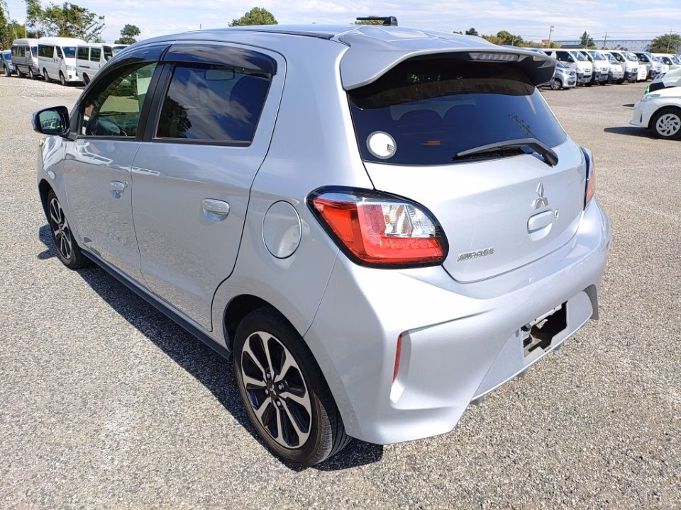 MITSUBISHI MIRAGE