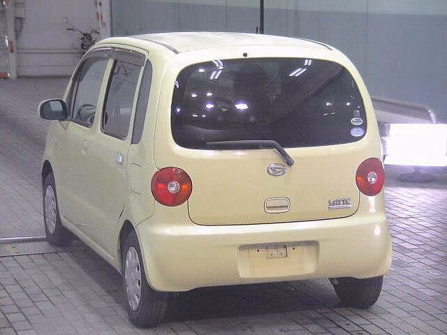 DAIHATSU MOVE LATTE
