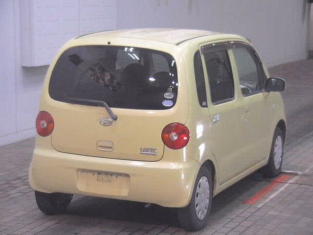 DAIHATSU MOVE LATTE