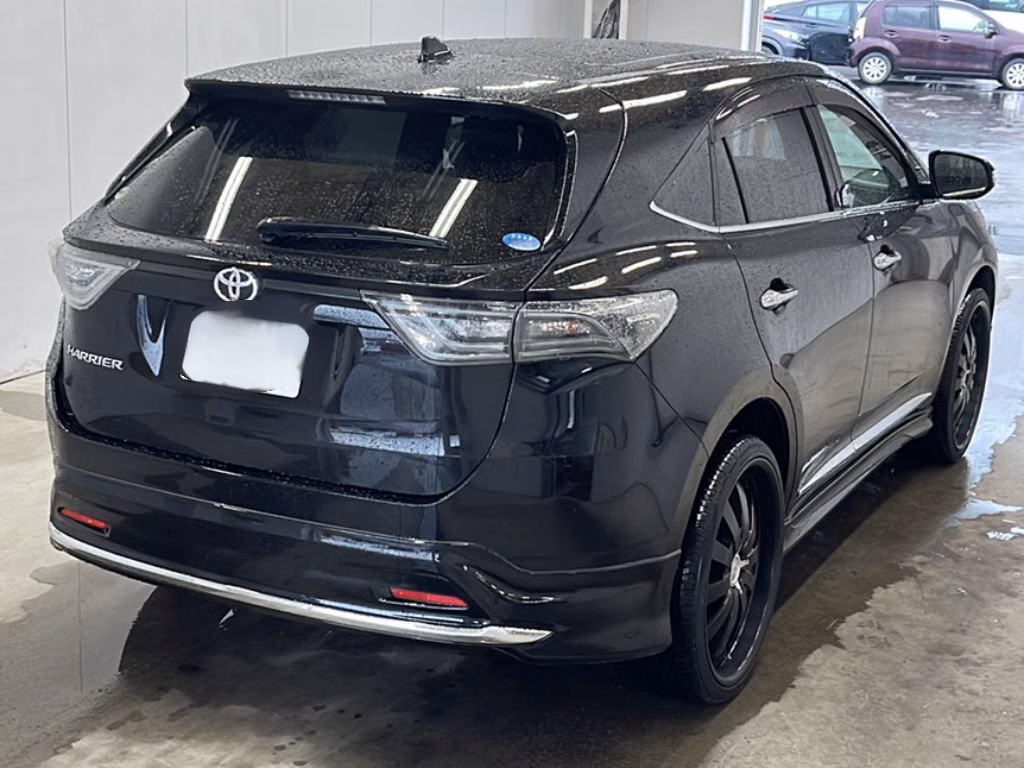 TOYOTA HARRIER