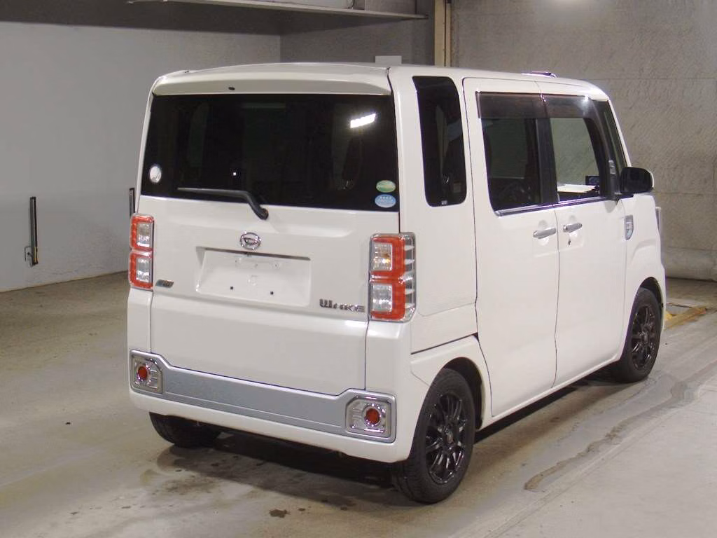 DAIHATSU WAKE