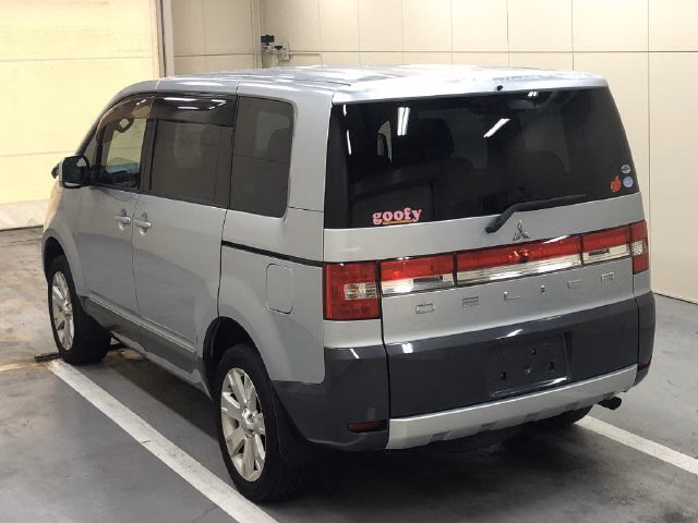 MITSUBISHI DELICA D:5