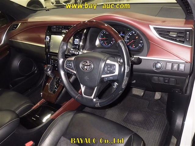 TOYOTA HARRIER