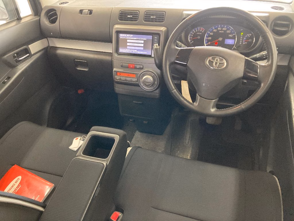 TOYOTA PIXIS SPACE