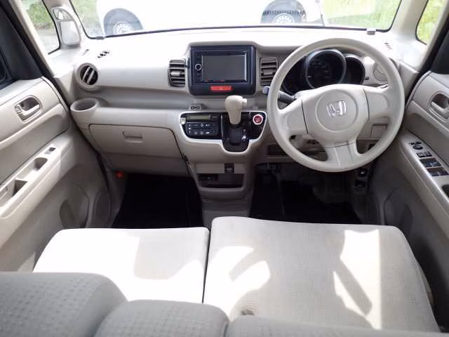 HONDA N-BOX+