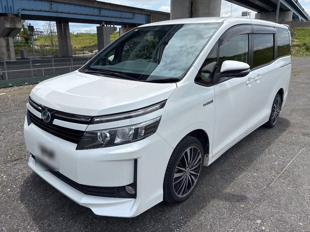TOYOTA VOXY