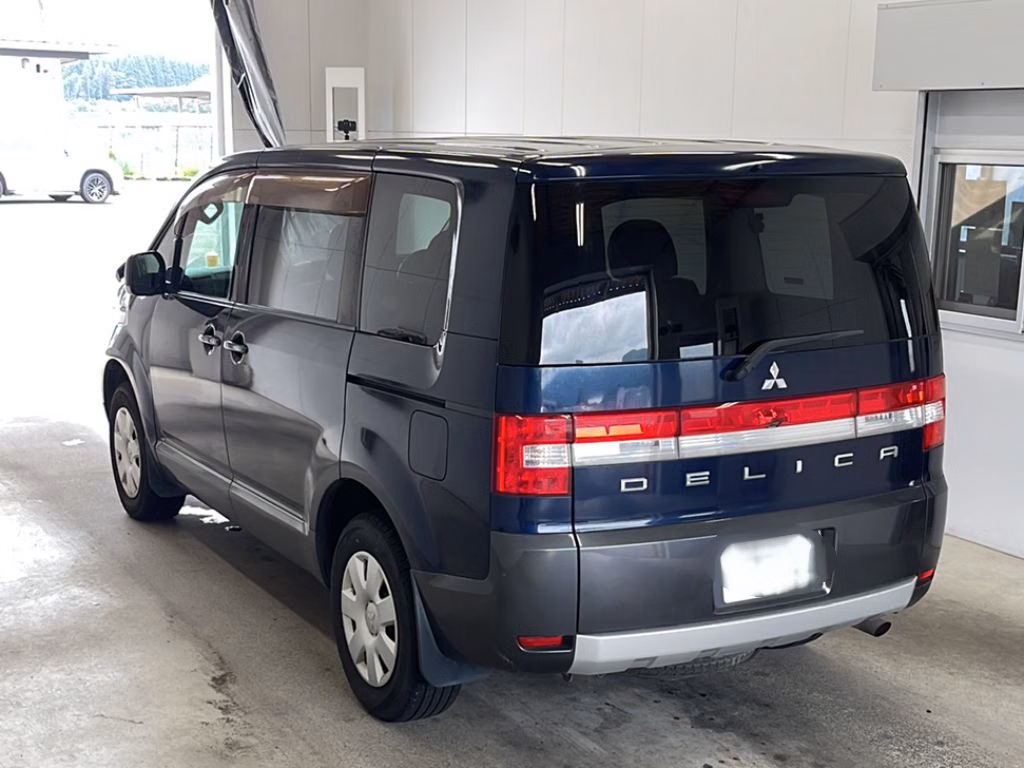 MITSUBISHI DELICA D:5