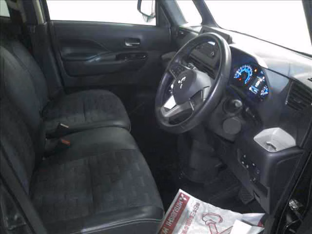 MITSUBISHI DELICA MINI