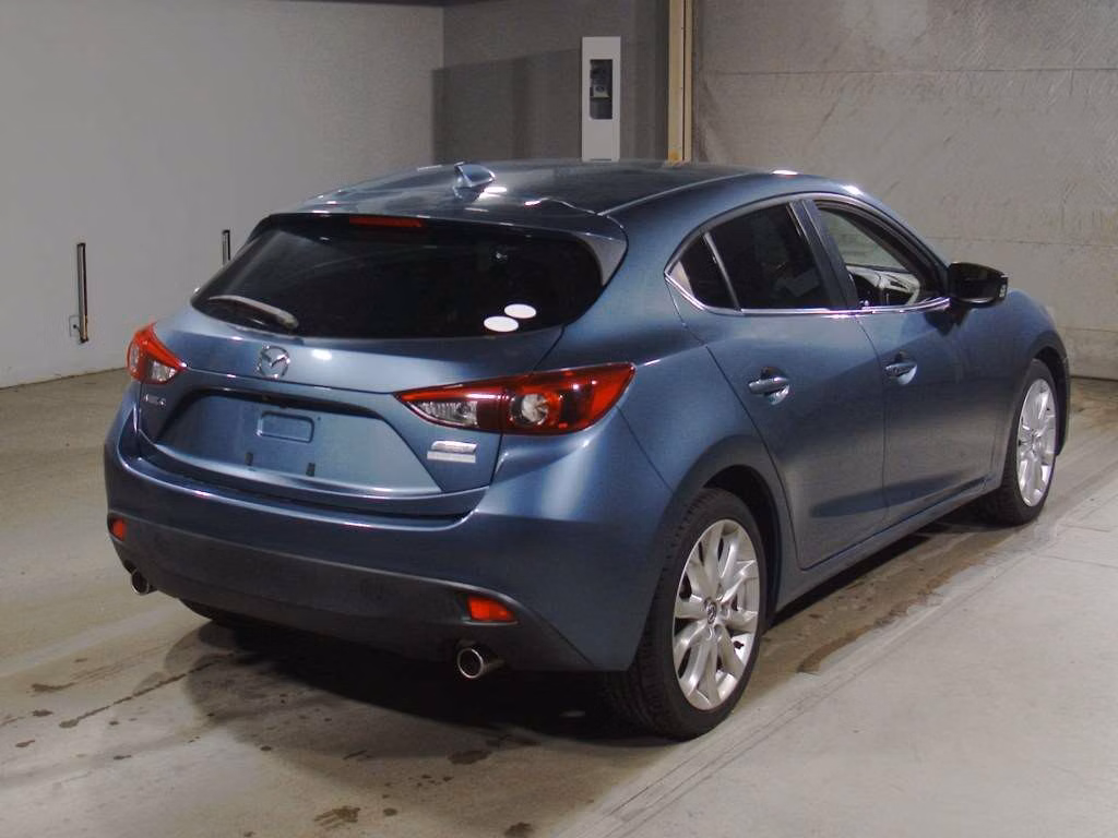 MAZDA AXELA
