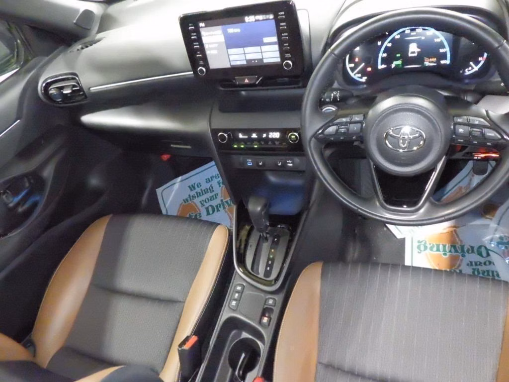 TOYOTA YARIS CROSS