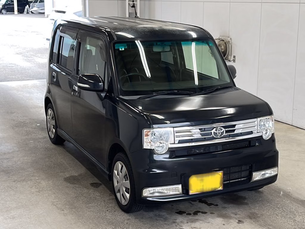 TOYOTA PIXIS SPACE