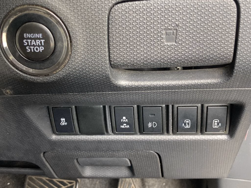 MITSUBISHI DELICA D:2