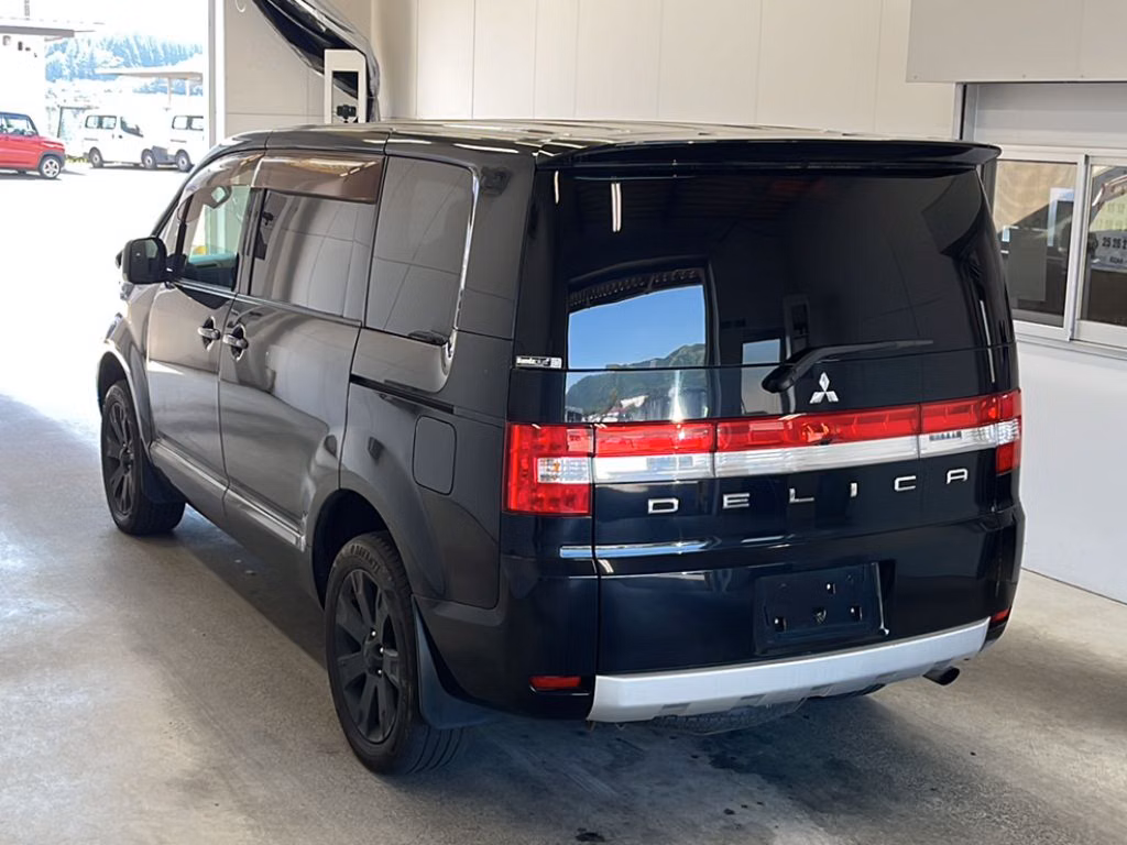 MITSUBISHI DELICA D:5