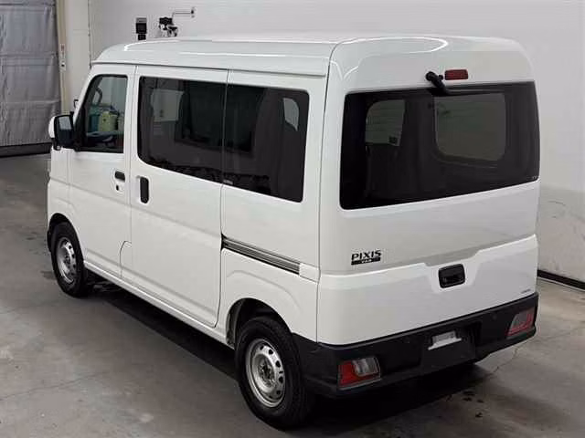 TOYOTA PIXIS VAN