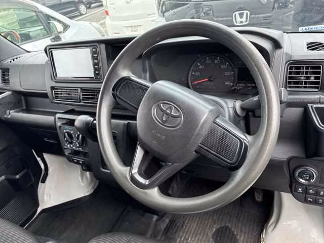 TOYOTA PIXIS VAN