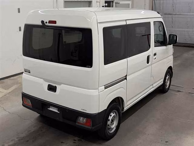 TOYOTA PIXIS VAN