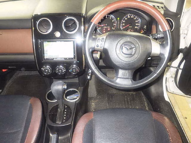 MAZDA VERISA
