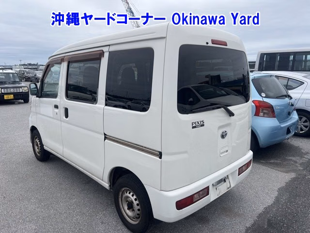 TOYOTA PIXIS VAN