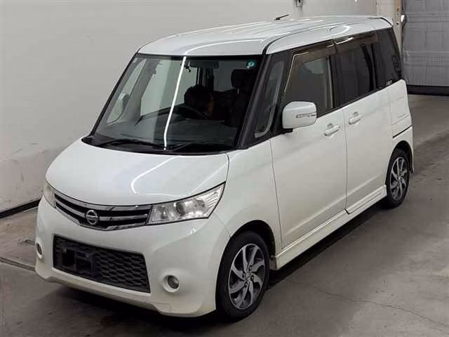 NISSAN ROOX