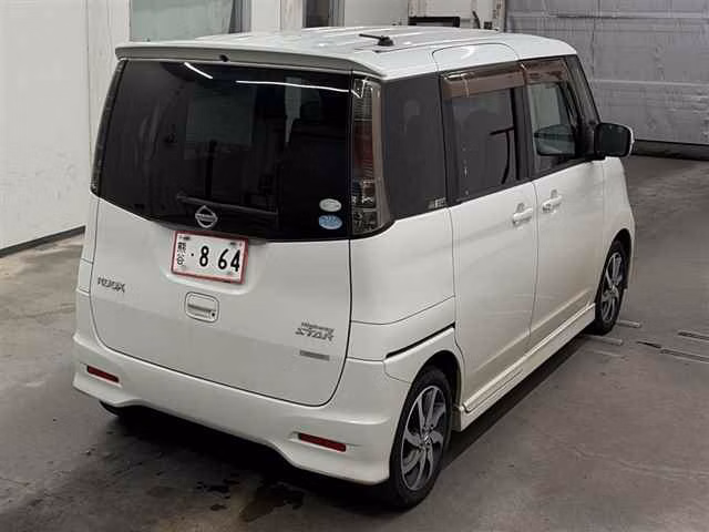 NISSAN ROOX