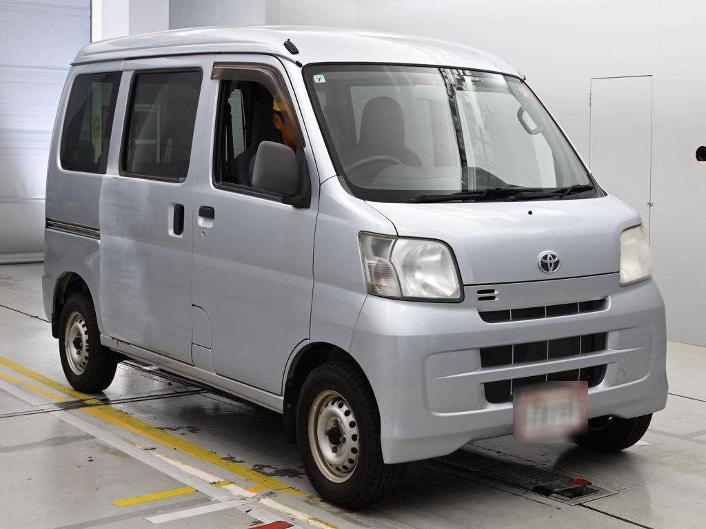 TOYOTA PIXIS VAN