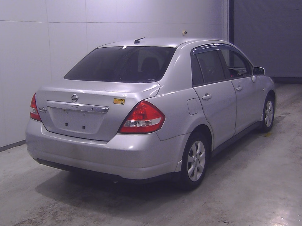 NISSAN TIIDA LATIO