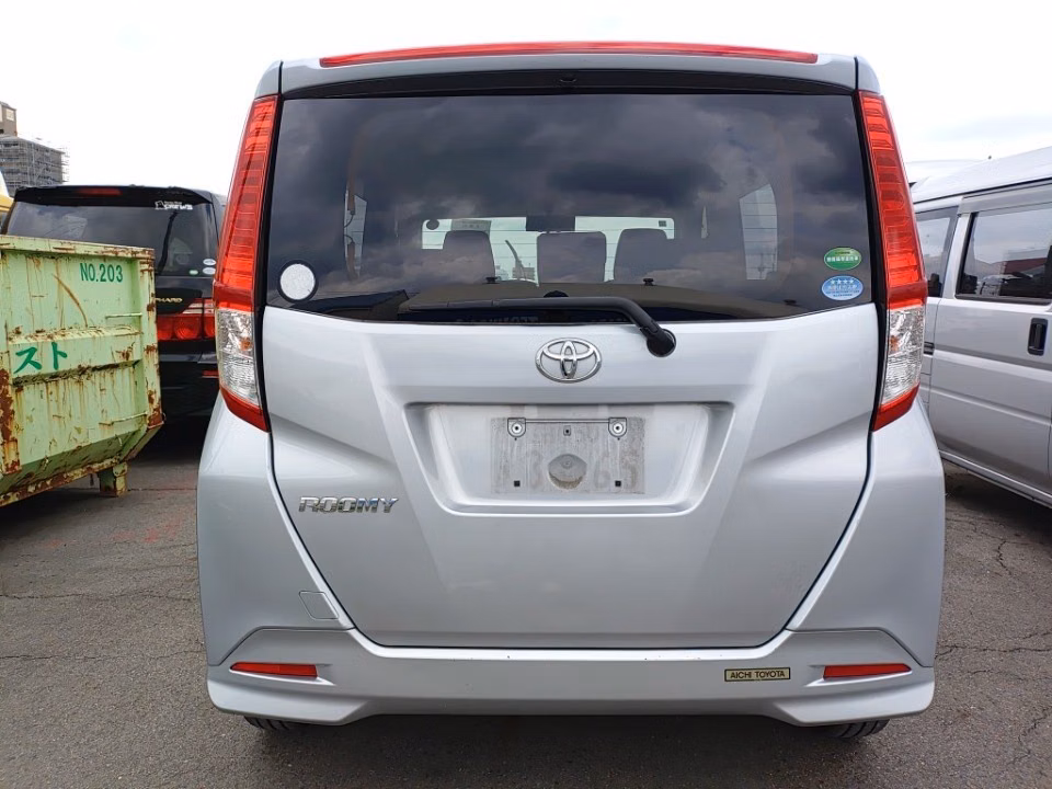 TOYOTA ROOMY