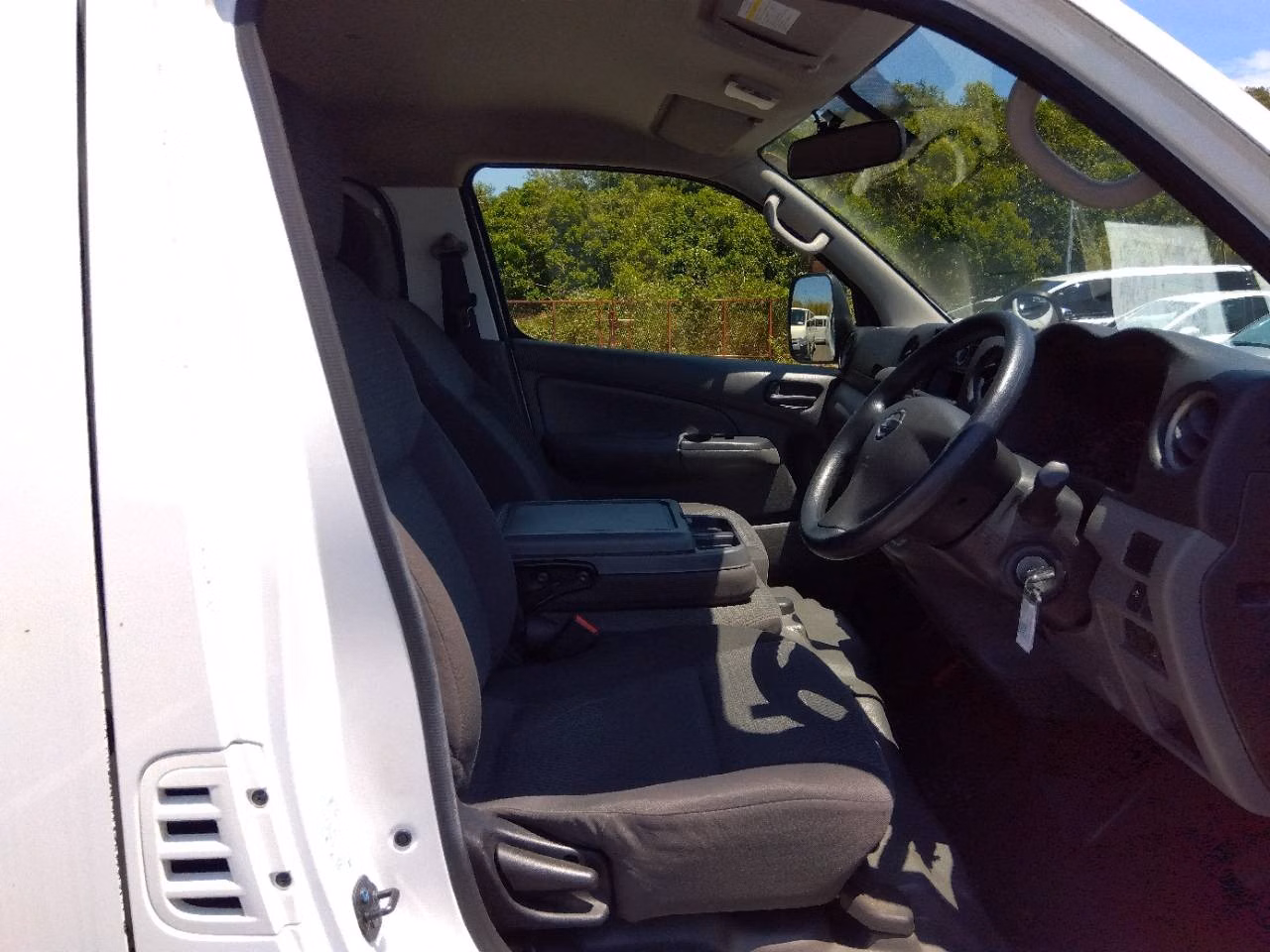 NISSAN NV350 CARAVAN