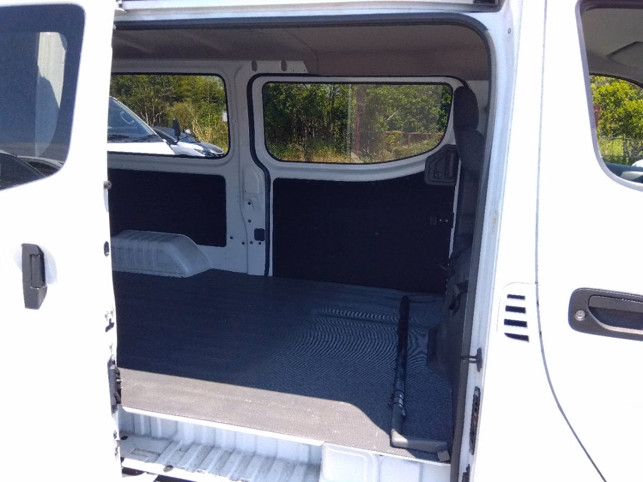 NISSAN NV350 CARAVAN