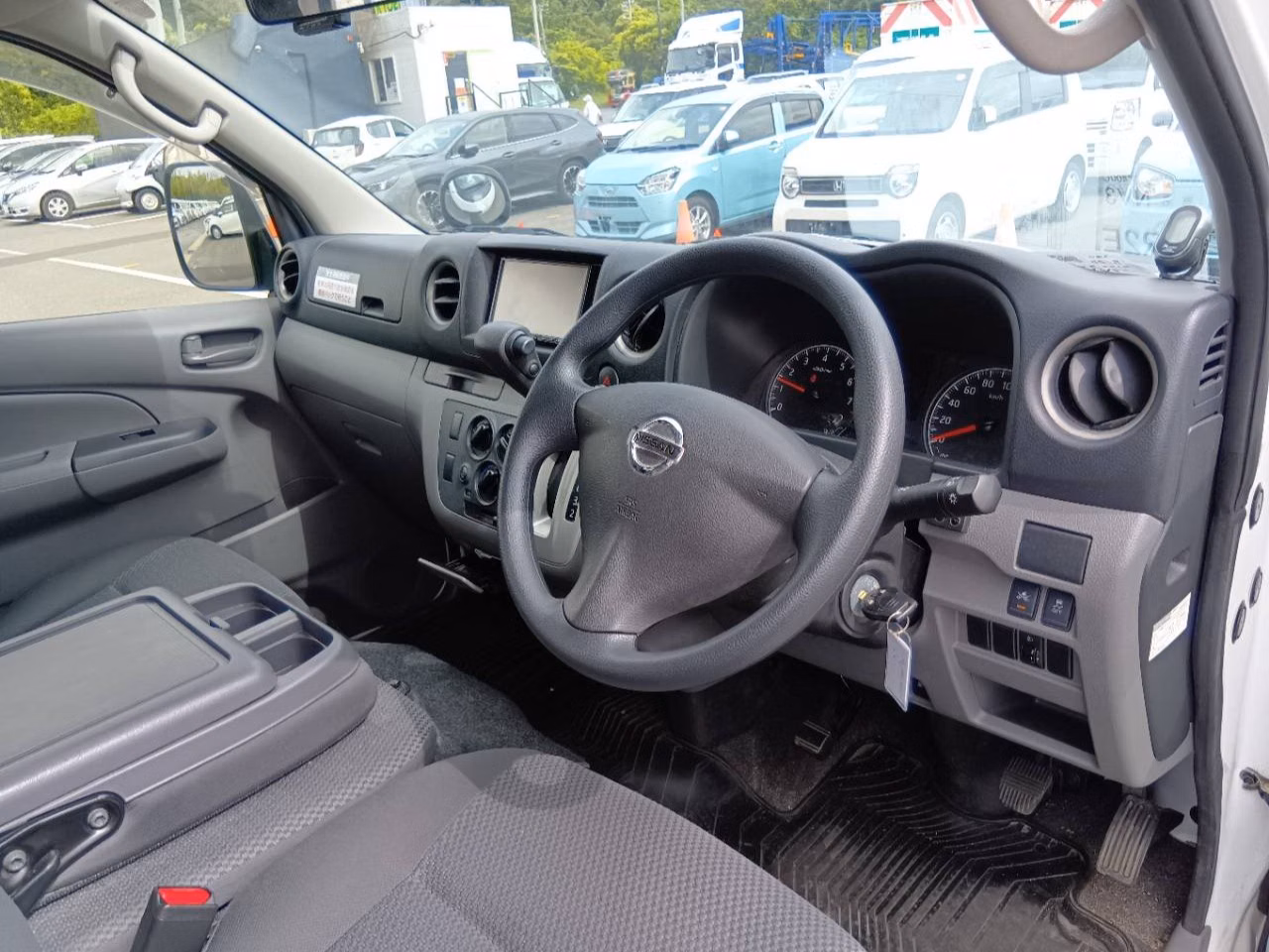 NISSAN NV350 CARAVAN
