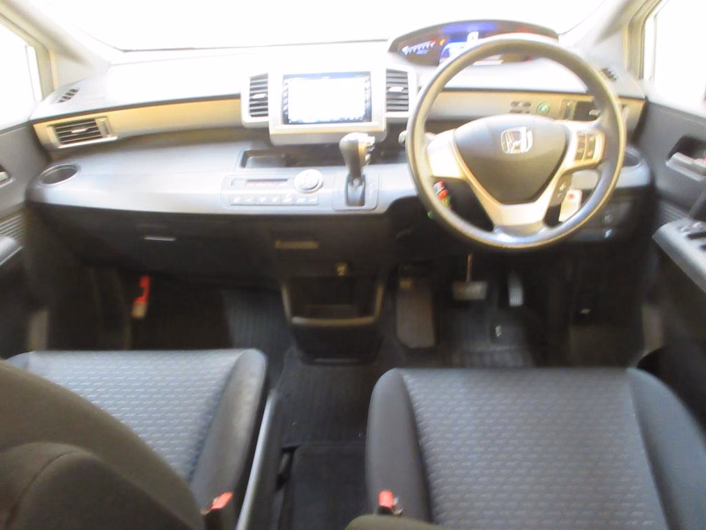 HONDA FREED SPIKE