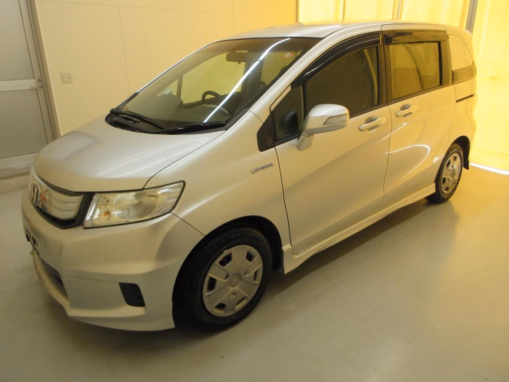 HONDA FREED SPIKE