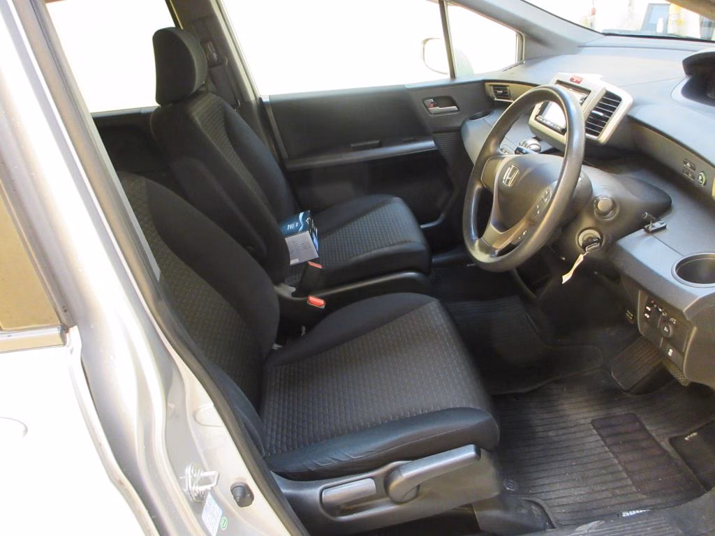 HONDA FREED SPIKE