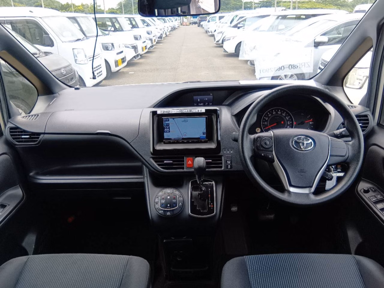 TOYOTA NOAH