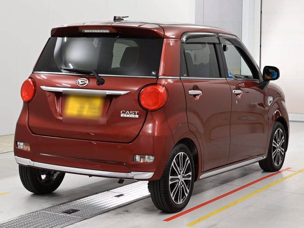 DAIHATSU CAST