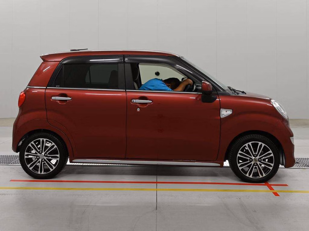 DAIHATSU CAST