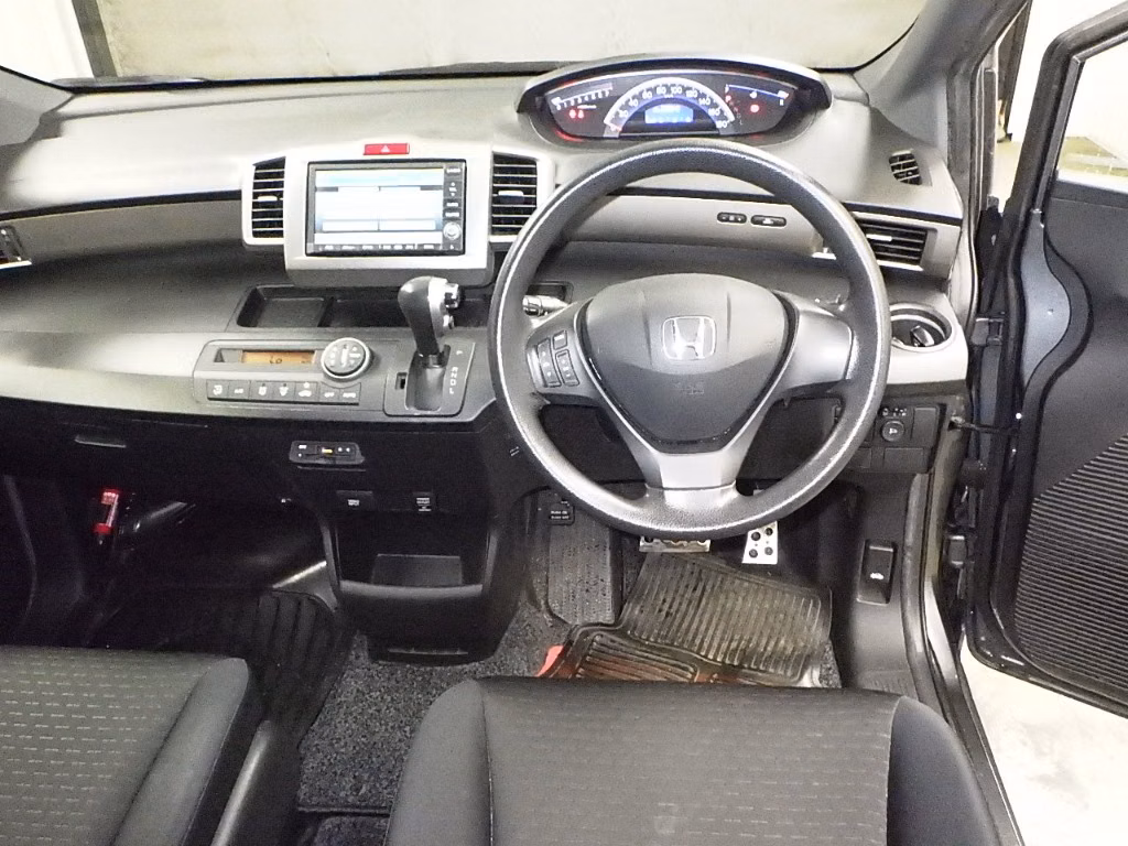 HONDA FREED SPIKE