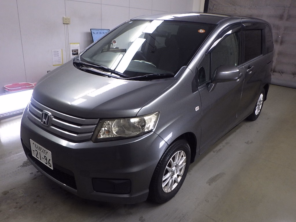 HONDA FREED SPIKE