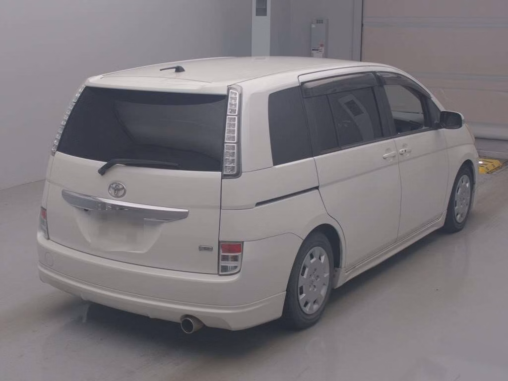 TOYOTA ISIS