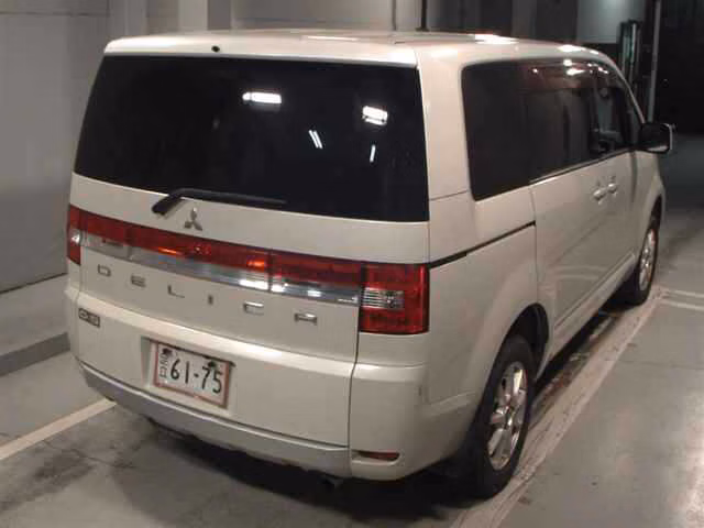 MITSUBISHI DELICA D:5