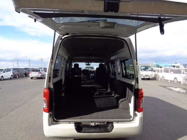 NISSAN NV350 CARAVAN