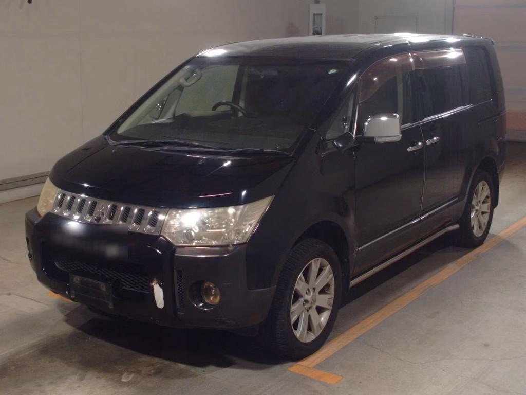 MITSUBISHI DELICA D:5