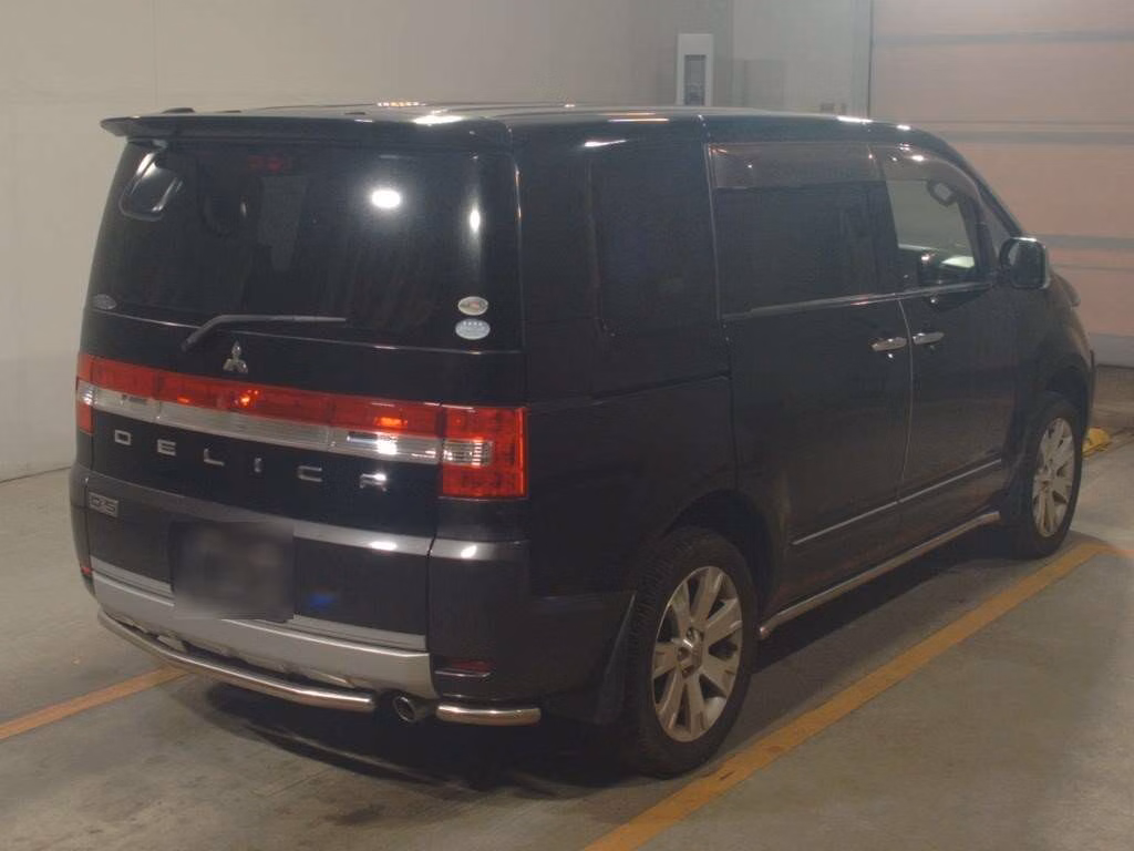 MITSUBISHI DELICA D:5
