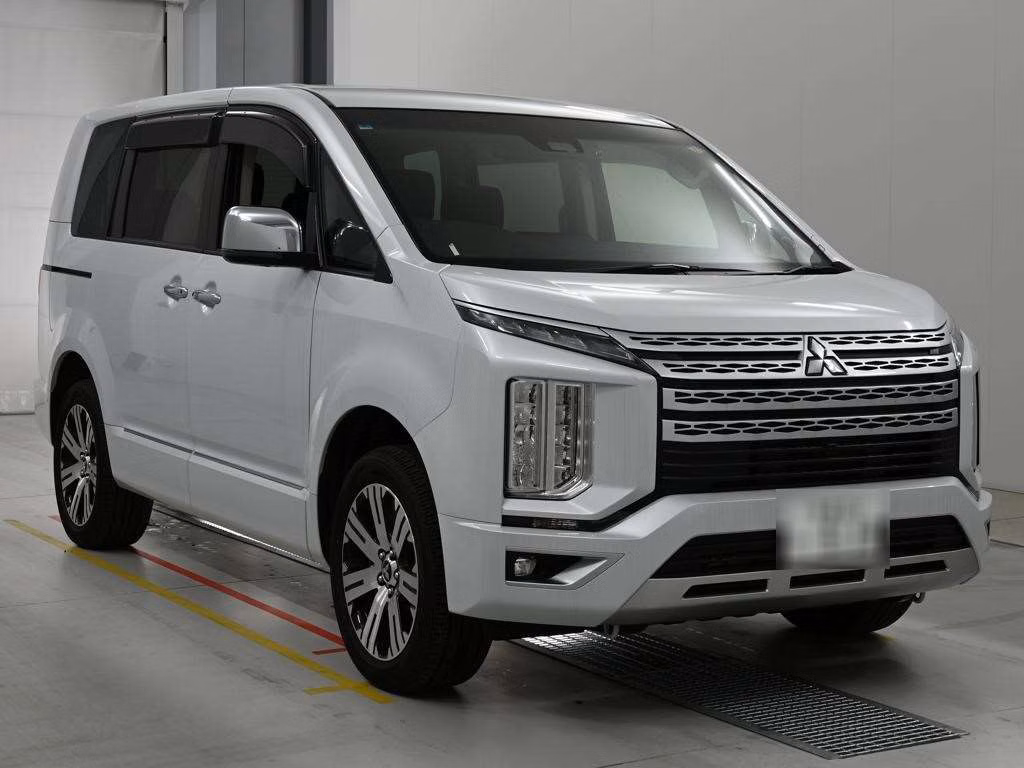 MITSUBISHI DELICA D:5